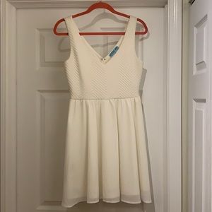 White dress perfect for several occasions